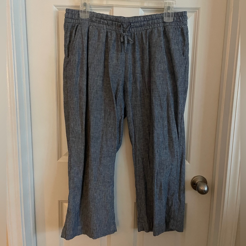 H&M Drawstring Striped Cropped Pants. Blue/White; size 12.